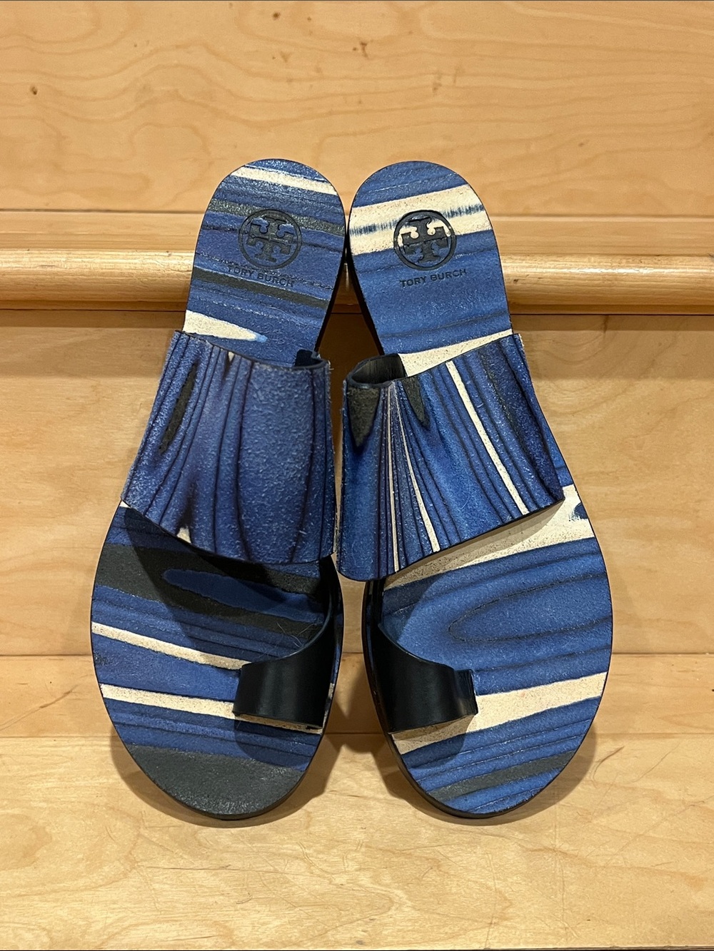 NEW UNUSED without box Tory Burch Blue and White Striped Girls' Slide Sandals 9